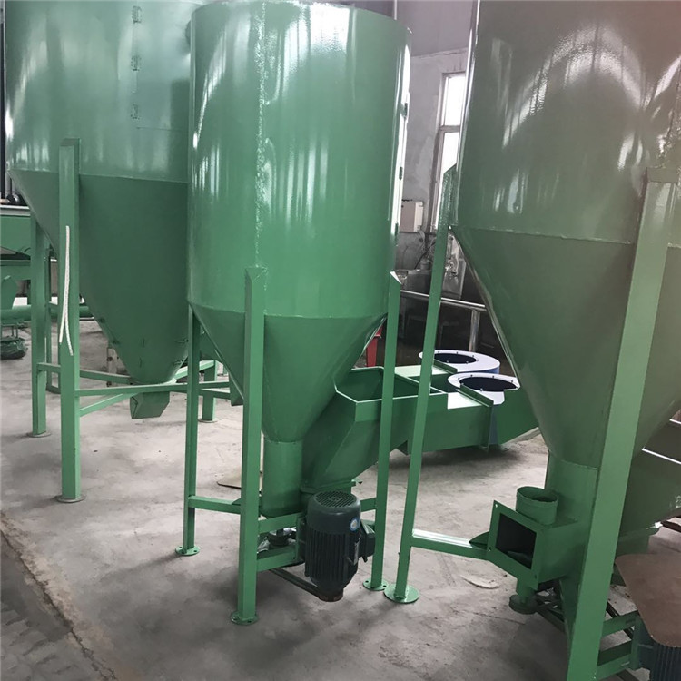 猪羊鱼饲料搅拌机 养殖饲料粉碎搅拌机 一吨饲料粉碎搅拌机