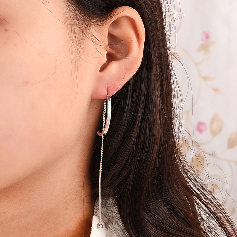 Simple Tassel Ear Line Curved Earrings Irregular Geometric Semicircle Long Earrings display picture 7