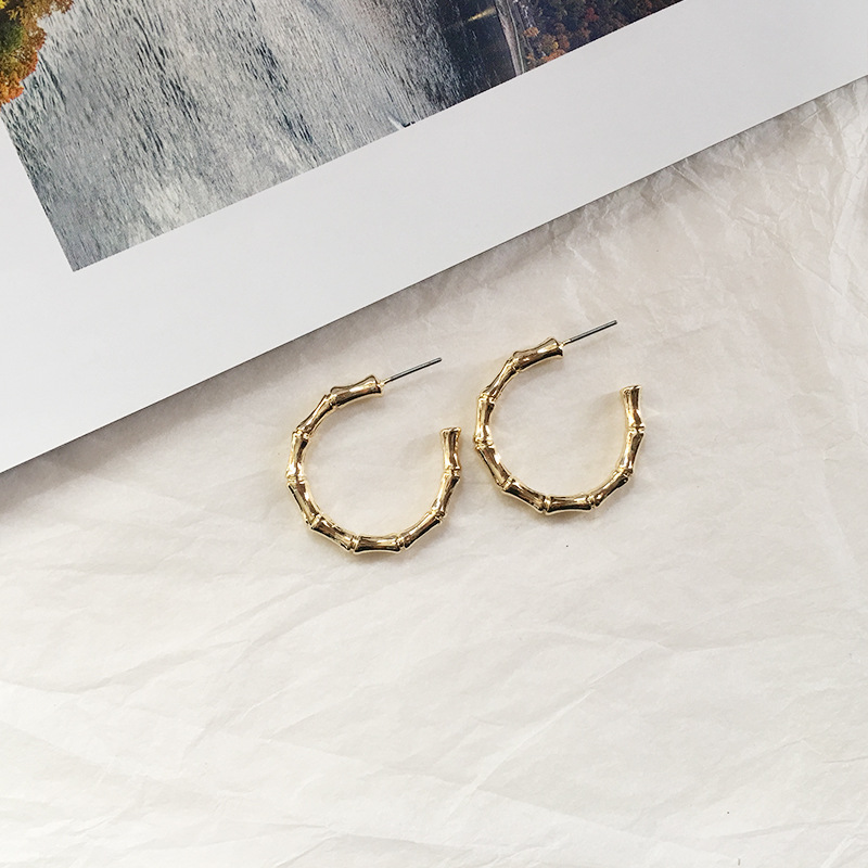 Simple Big Circle C-shaped Bamboo Earrings display picture 8