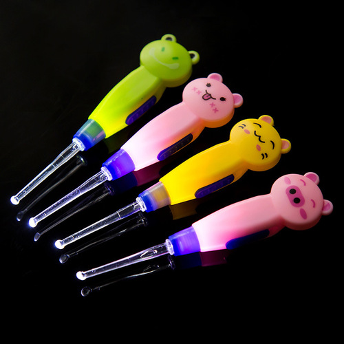 Wholesale replacement head cartoon animal detachable cleaning ear scoop detachable plastic ear picking luminous ear scoop