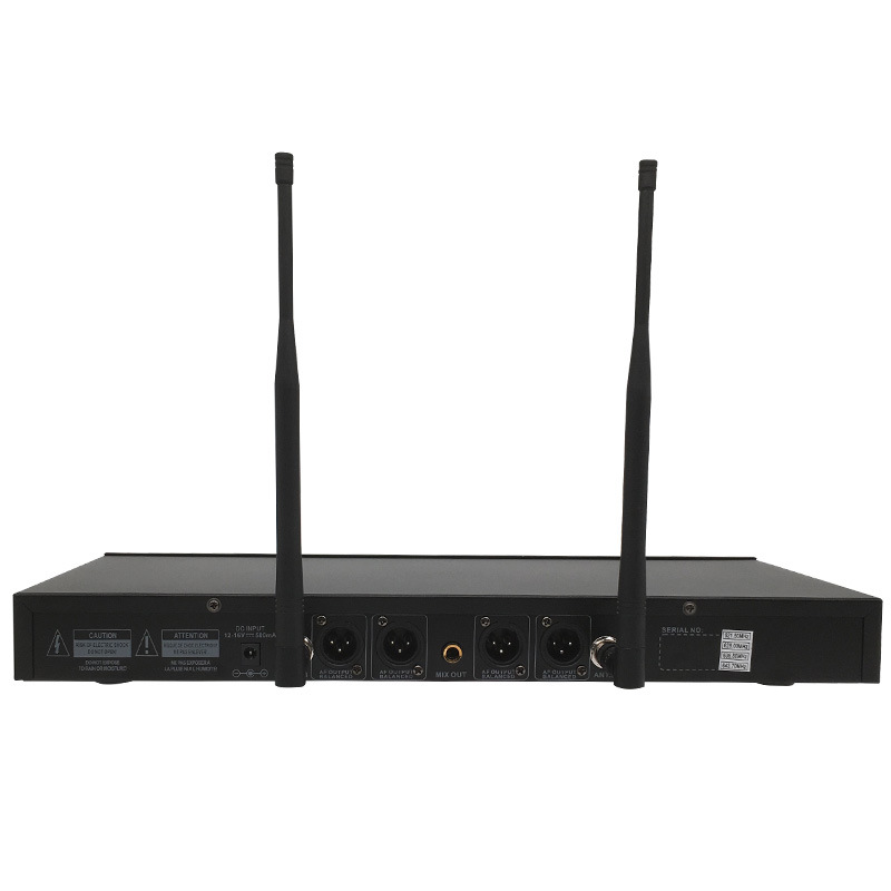 En stock MICRÓFONO INALÁMBRICO arrastrar cuatro condensador de mano cabeza desgaste Conferencia corbata clip segmento u rendimiento del micrófono suministro transfronterizo