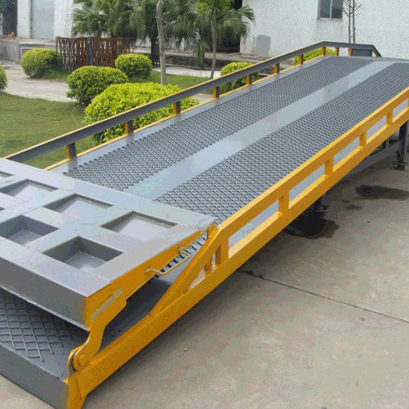 Mobile boarding bridge