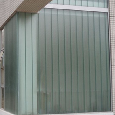 槽型玻璃在建筑装饰中的应用与趋势