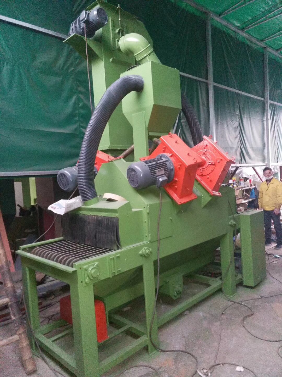 供应二手通过式抛丸机，各种类型抛丸机都有，低价卖高效