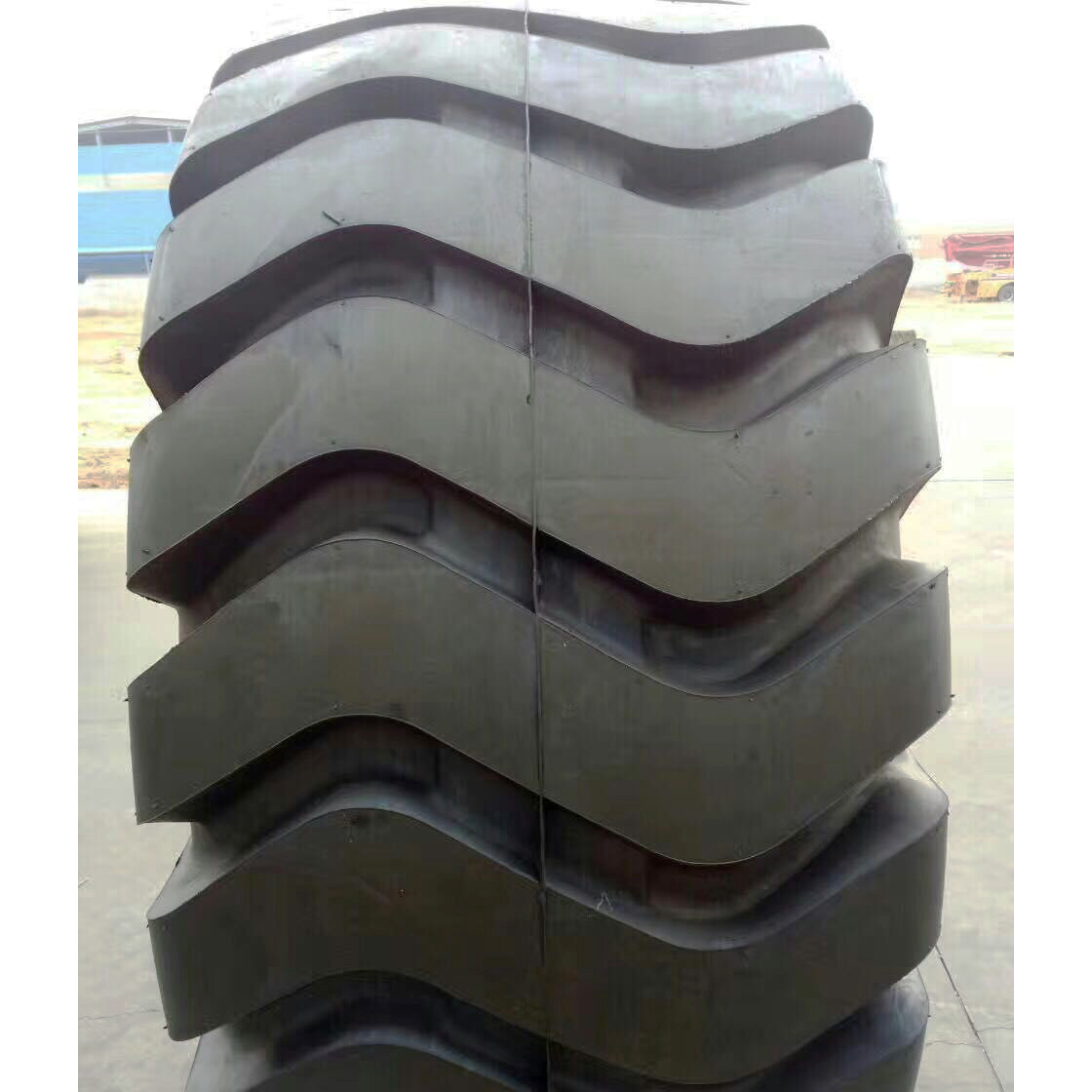 厂家直销29.5-25E-4花纹矿用装载机轮胎块状花纹耐磨防滑