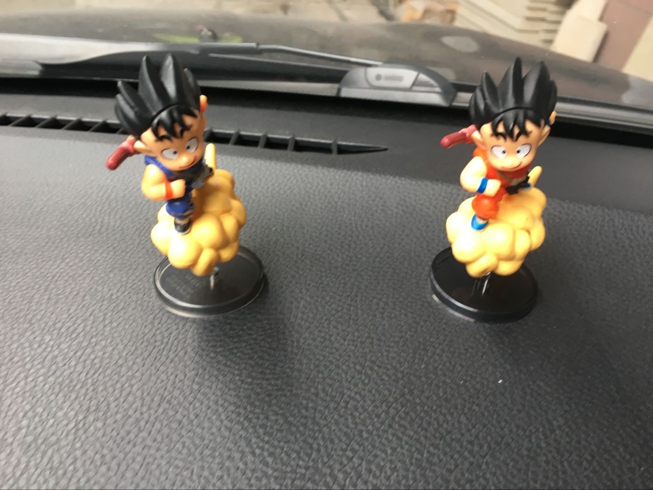 七龙珠抖音同款小孙悟空Q板飞行龙珠30周年摆件公仔汽车车窗贴