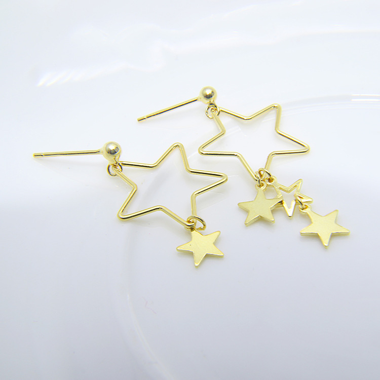Fashionable long earrings