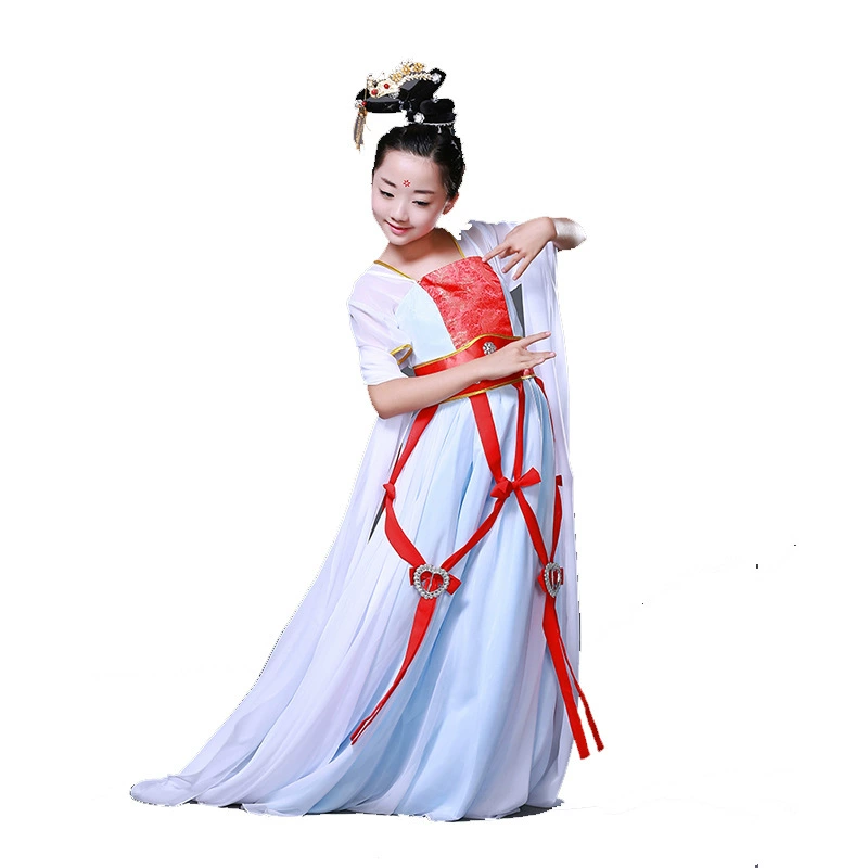 Новое платье-«Новый»? Перевод: The phrase likely: "New Flying Dance Server Water Sleeve Stage Children Chang'e costume clothing Fairy elegant classical performance service" needs translation maintaining product-like format: [Type] + [Brand] + [Model] + [Features]". But here no clear type. We'll produce: "Новое танцевальное костюм-платье для сцены для детей chang'e? Чанъэ" Hmm. We should translate as: