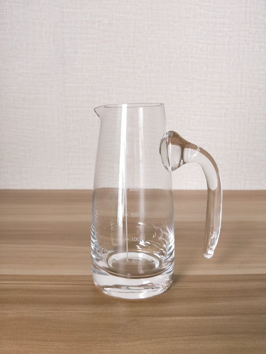Glass pocket flask, wine dispenser with scale