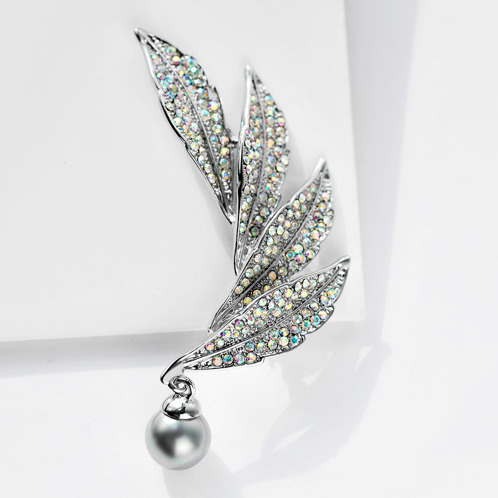 High-end fashionable brooch