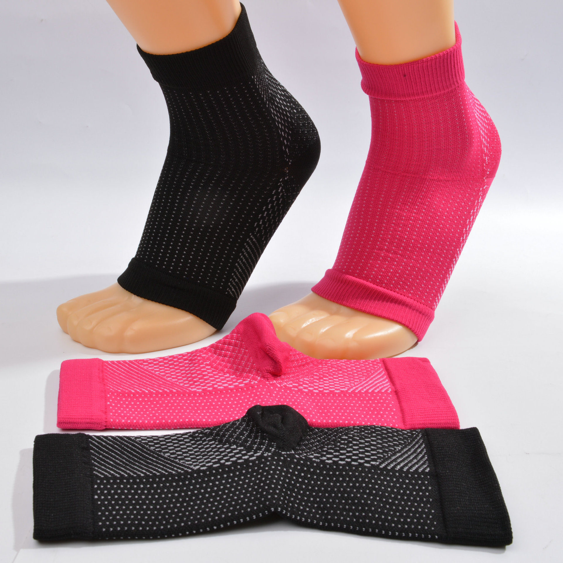 Manufacturers spot compressed socks to protect the ankle foot wrist sports protective joint elastic socks foot bottom fascia stress socks