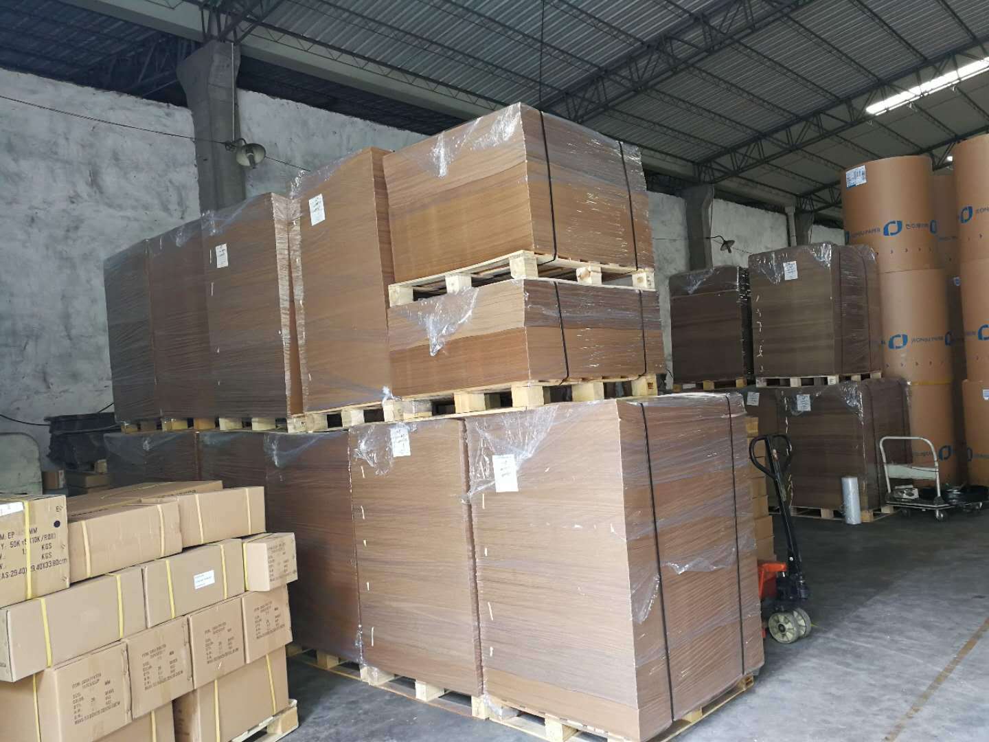 50克到100克AB级包装牛皮纸再生牛皮纸包装纸国产纸袋纸