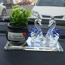 水晶汽车香水座天鹅香水座车用香水摆件香薰汽车摆件车内装饰品