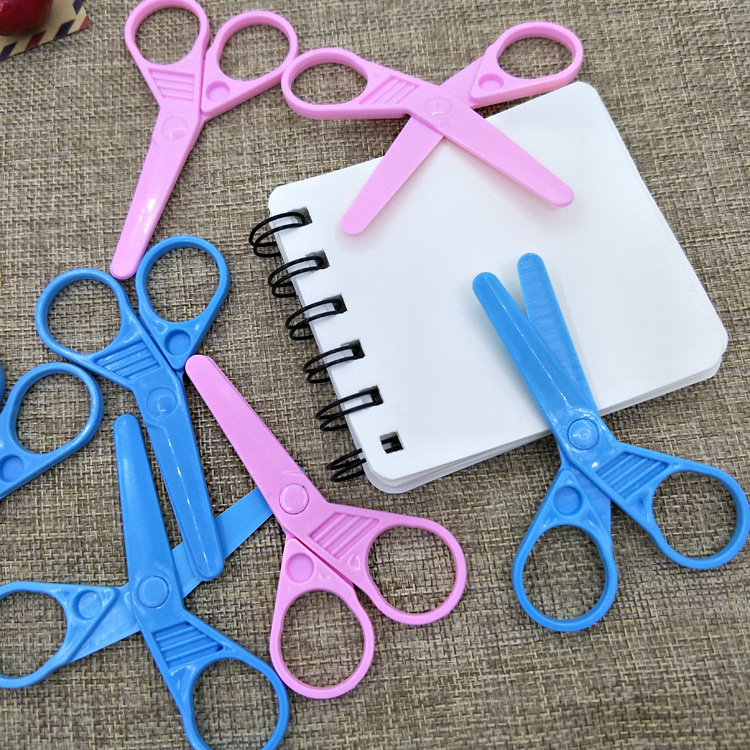 塑料小剪刀 儿童剪纸文具幼儿保护功能 安全塑料学生儿童手工剪详情5
