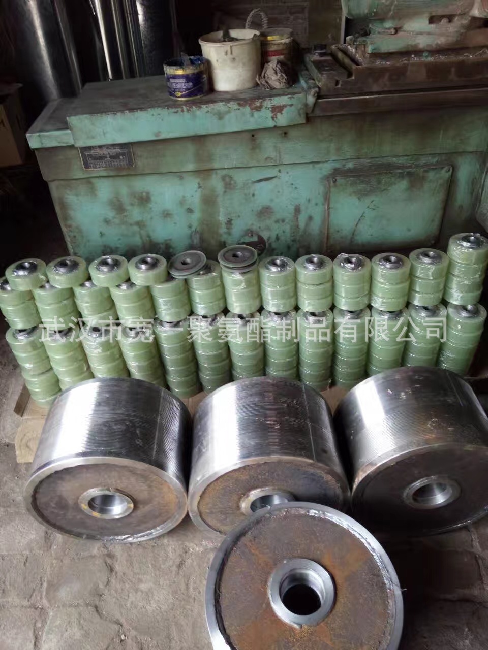 供应湖北孝感、荆门、荆州工业设备用橡胶滚轮加工包胶挂胶