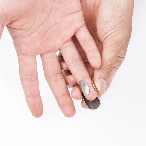 Cross-border supply Finger protector for cutting vegetables Finger protector for cutting vegetables Stainless steel vegetable cutter Kitchen supplies