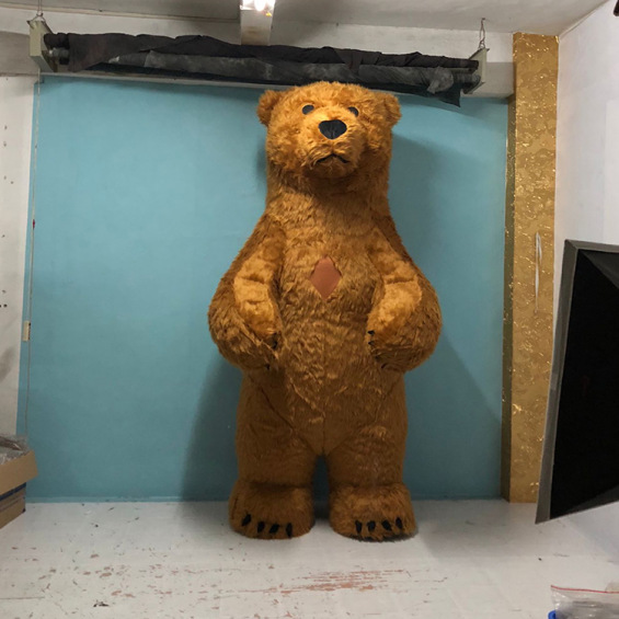 1-112.6米充气北极熊棕色