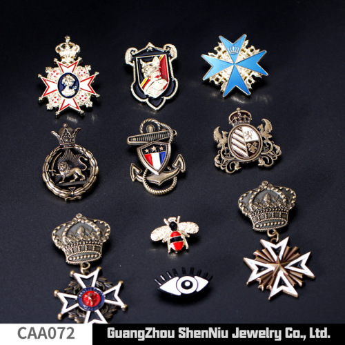 CAA072新款流行金属电镀金色皇冠美人头点漆勋章胸针滴油别针批发