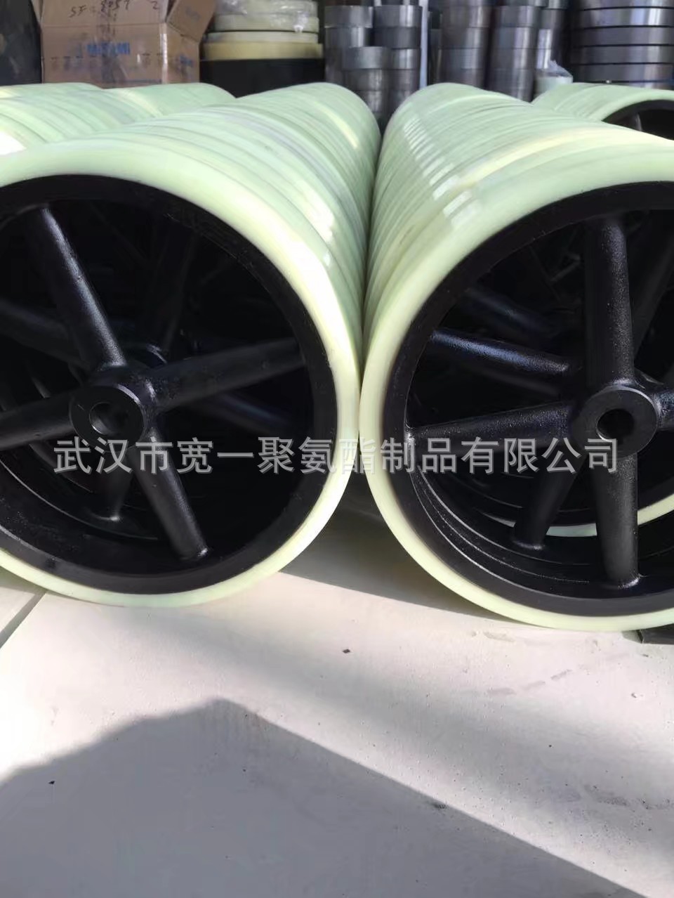 供应湖北仙桃载重滚轮聚氨酯橡胶包胶，传动滚轮包胶加工