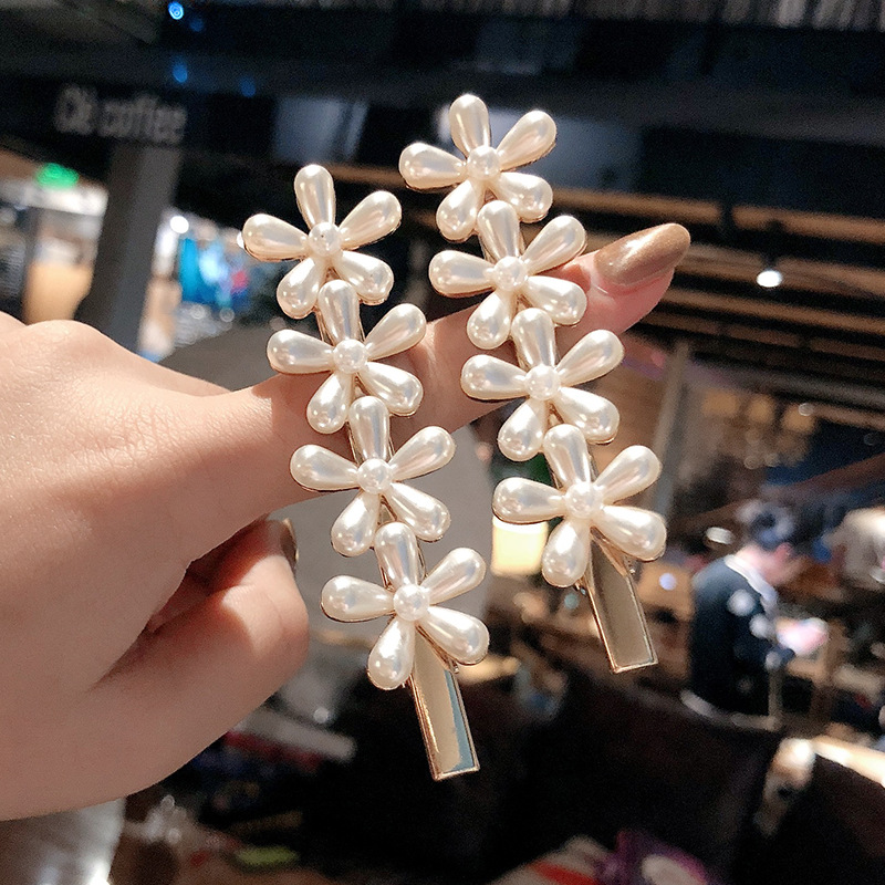 Retro Imitation Pearl Flower Hairpin display picture 3