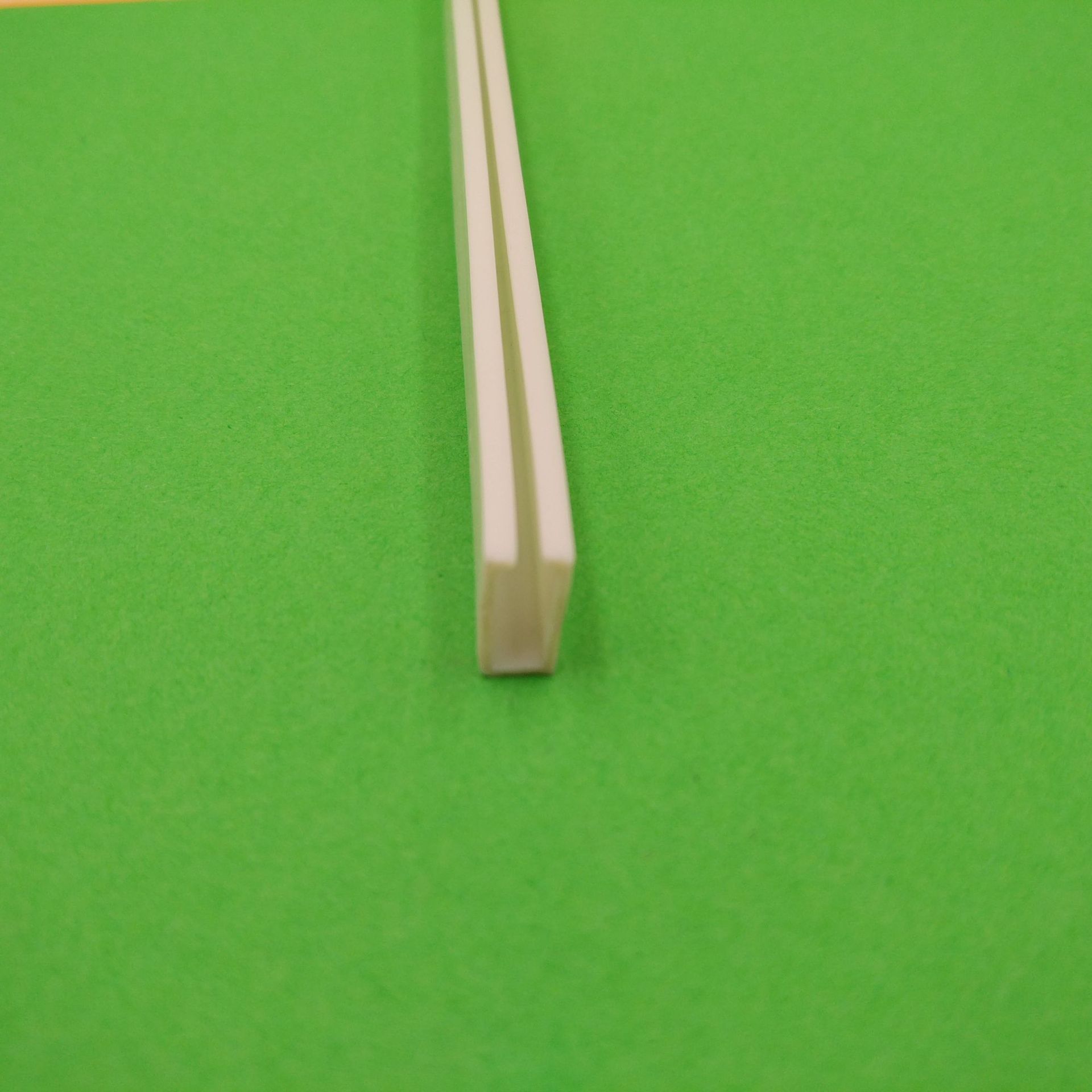 厂家生产 PVC夹条 PVC塑料卡条 窗帘轨道 可定制模具加工