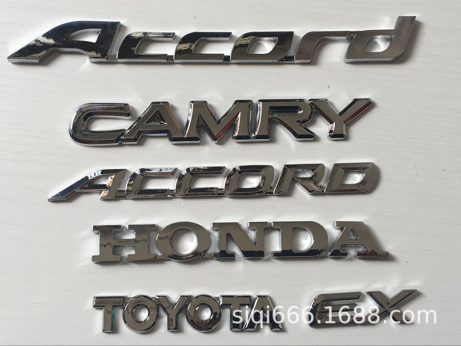 厂家定做金属标牌 电镀注塑汽车标牌 abs塑料标牌 点漆塑料标牌