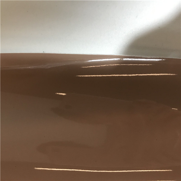 厂家直销 环保柔软镜面皮革 亮面漆皮箱包革鞋面革合成革面料现货