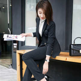 图为青青草和大姨姐啪啪 超碰偷拍自拍图片高清图片