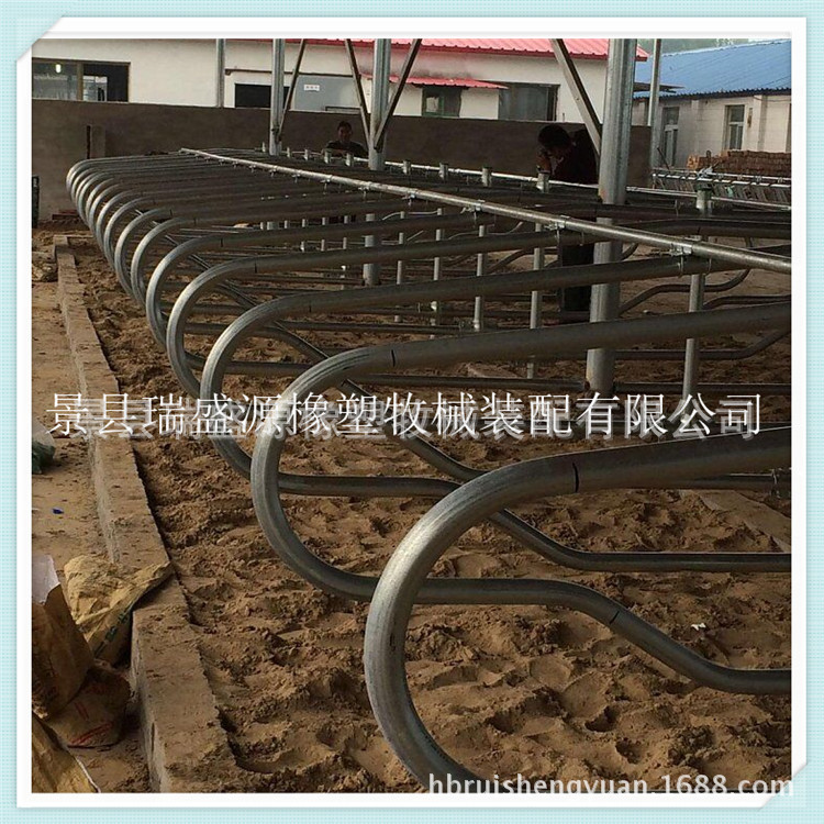 畜牧养殖设备配件 牛卧床 奶牛双面牛卧床 瑞盛源挤奶机厂家供应
