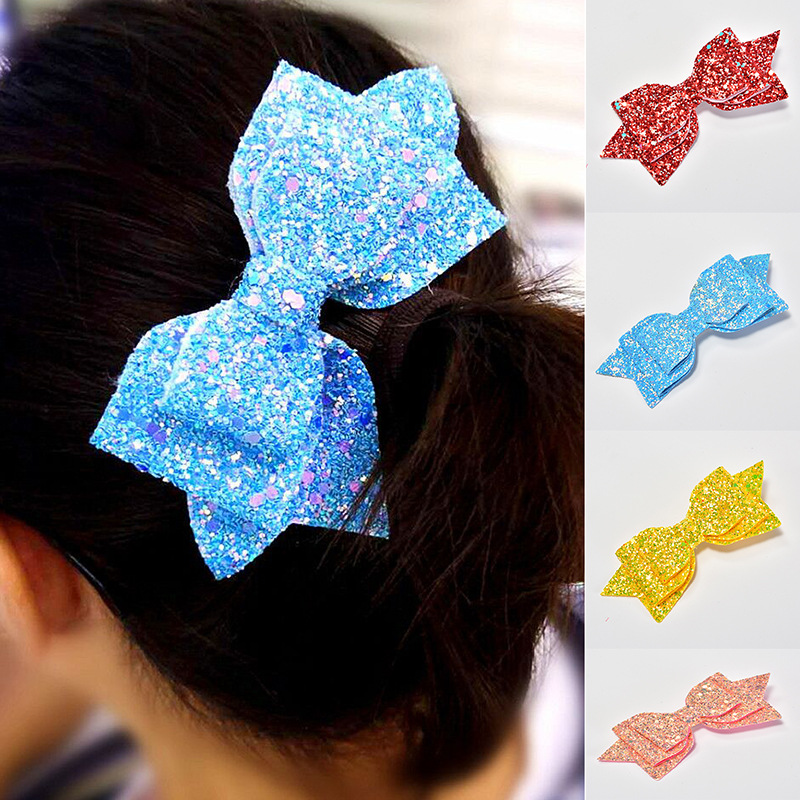 Shiny hairgrip with bow