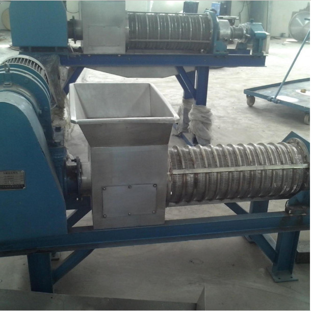 油炸食品脱油压榨机 辣椒底料脱油脱水机 香料压榨机螺旋榨汁机