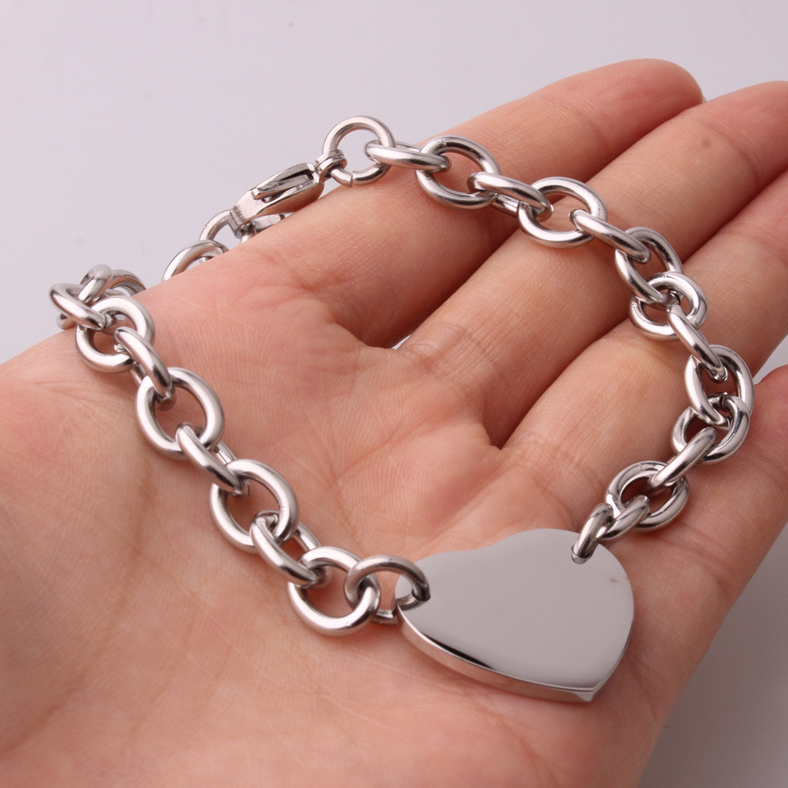 25g Weight Titanium Steel Pendant Material Bracelets Classification Titanium Steel Chain Material 1 Piece Quantity Street Occasion Titanium Steel Material Heart Shape Pattern Women's Gender Polishing Design Basic, Modern Style, Classic Style Style Basic Modern Style Classic Style Heart Shape Titanium Steel Bracelets In Bulk 4