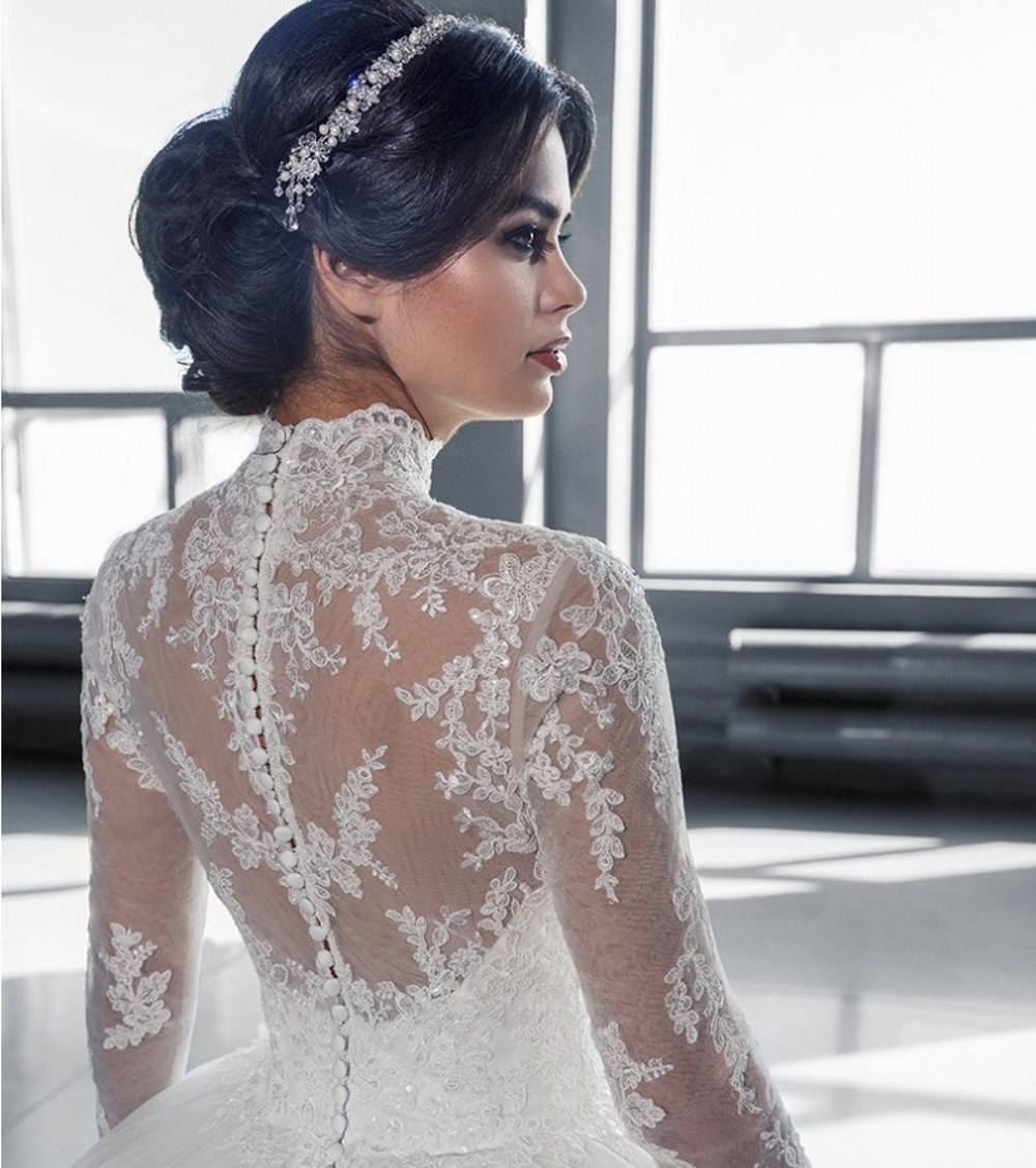 New wedding lace row flower long sleeve large tail tutu skirt Bride wedding dress factory wholesale