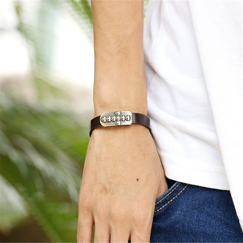 Стильная металлическая кожаная bracelet?