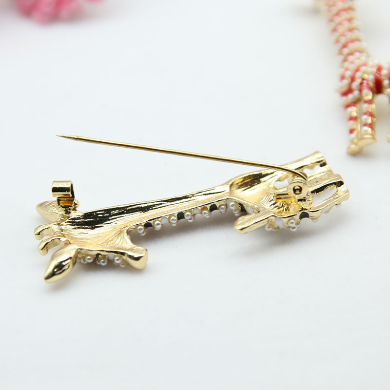 Süße Giraffenbrosche Mit Perle Und Emaille Für Damen_voghion.com
