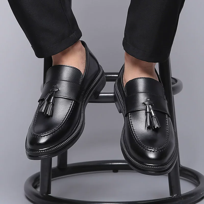 Black breathable classic suit jacket, wedding shoes