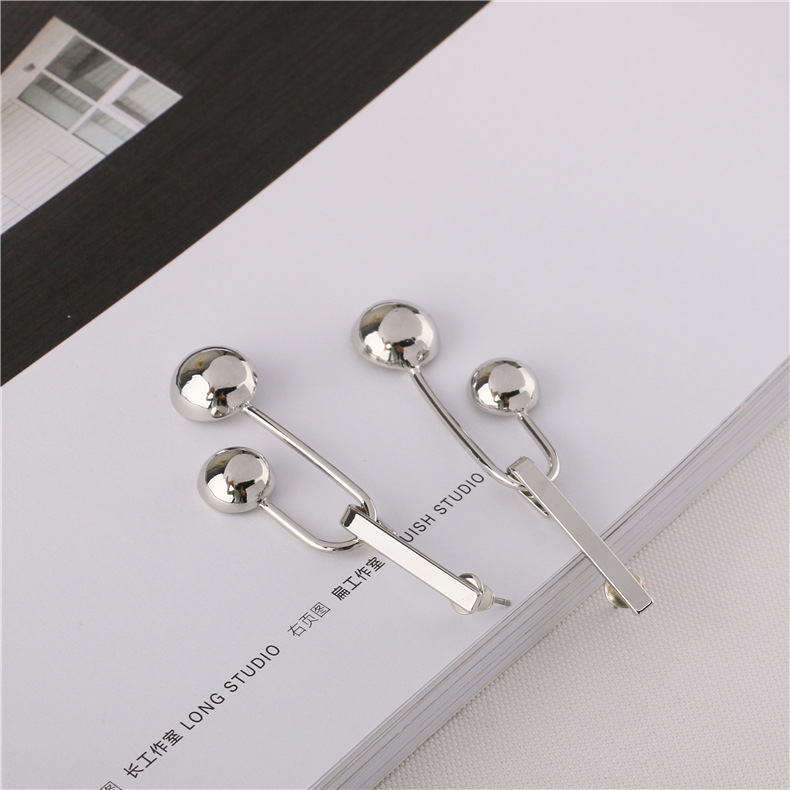 New Platinum Personality Earrings For Women Wholesale display picture 5