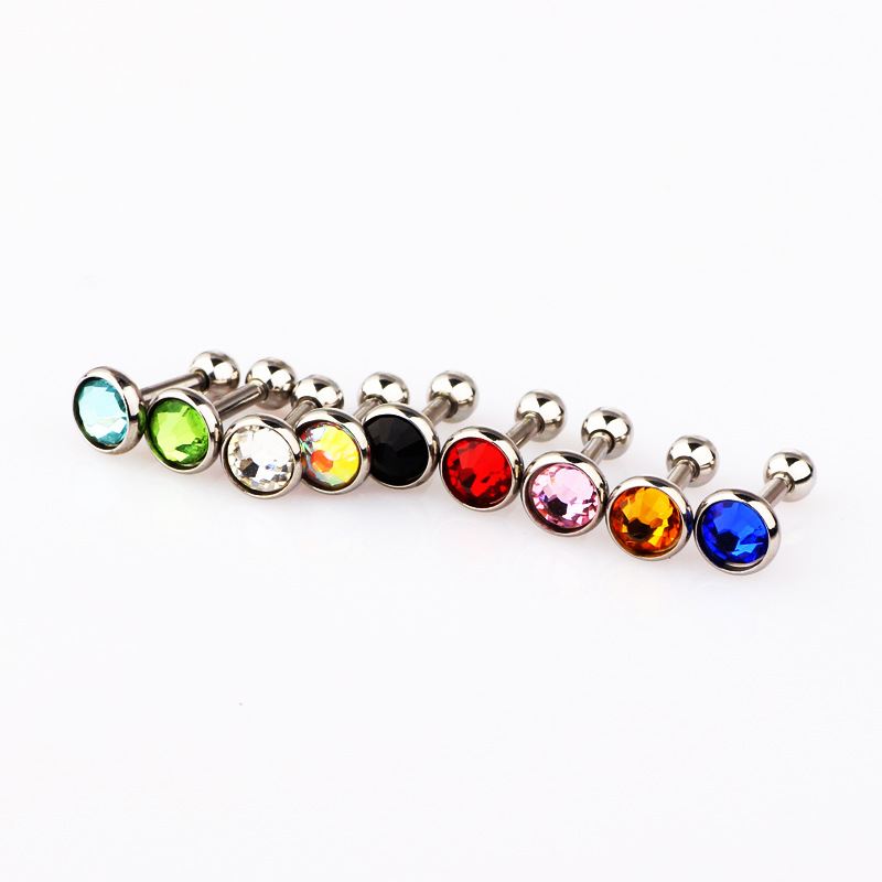 16G labret stud size and finish detail