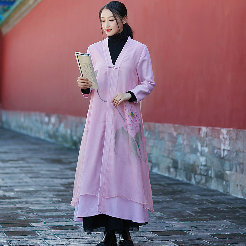 Read 2021 Autumn and winter new pattern Chinese style Hand drawn Chinese style Women's wear Silk raw silk Chinese style Cardigan coat