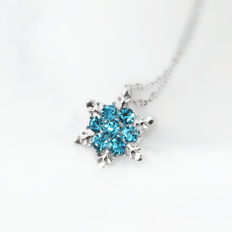 Christmas Series Korean Style Trendy Snowflake Full Zircon Pendant Crystal Sparkling Necklace Factory Direct Sales display picture 4