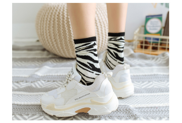 Autumn And Winter New Japanese Black And White Series Zebra Pattern Ladies Mid-tube Socks Wholesale display picture 3