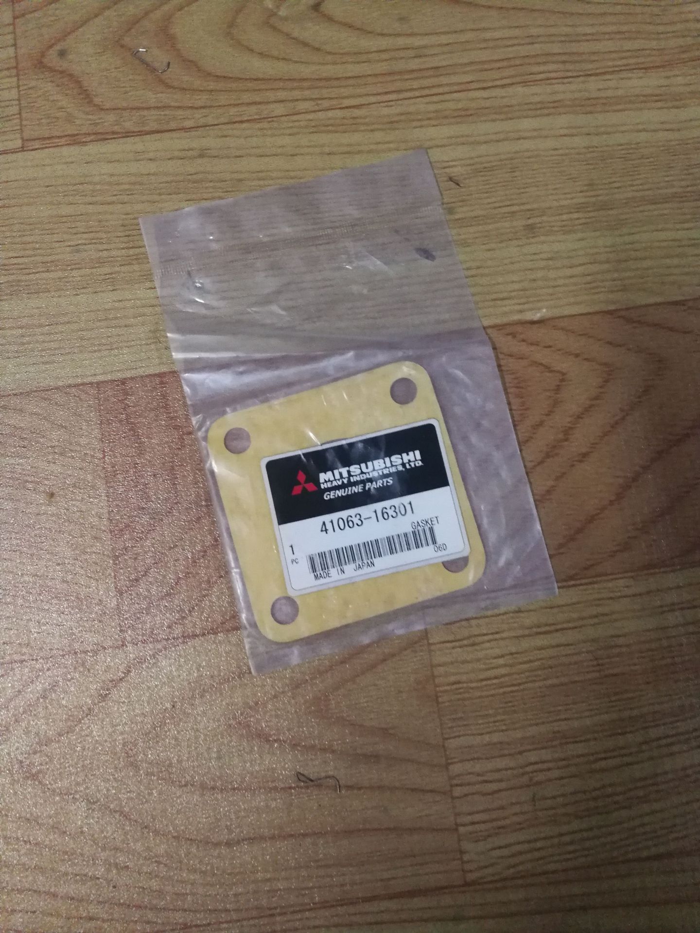 供应三菱发动机垫片41063-16301 ，F4202-24000