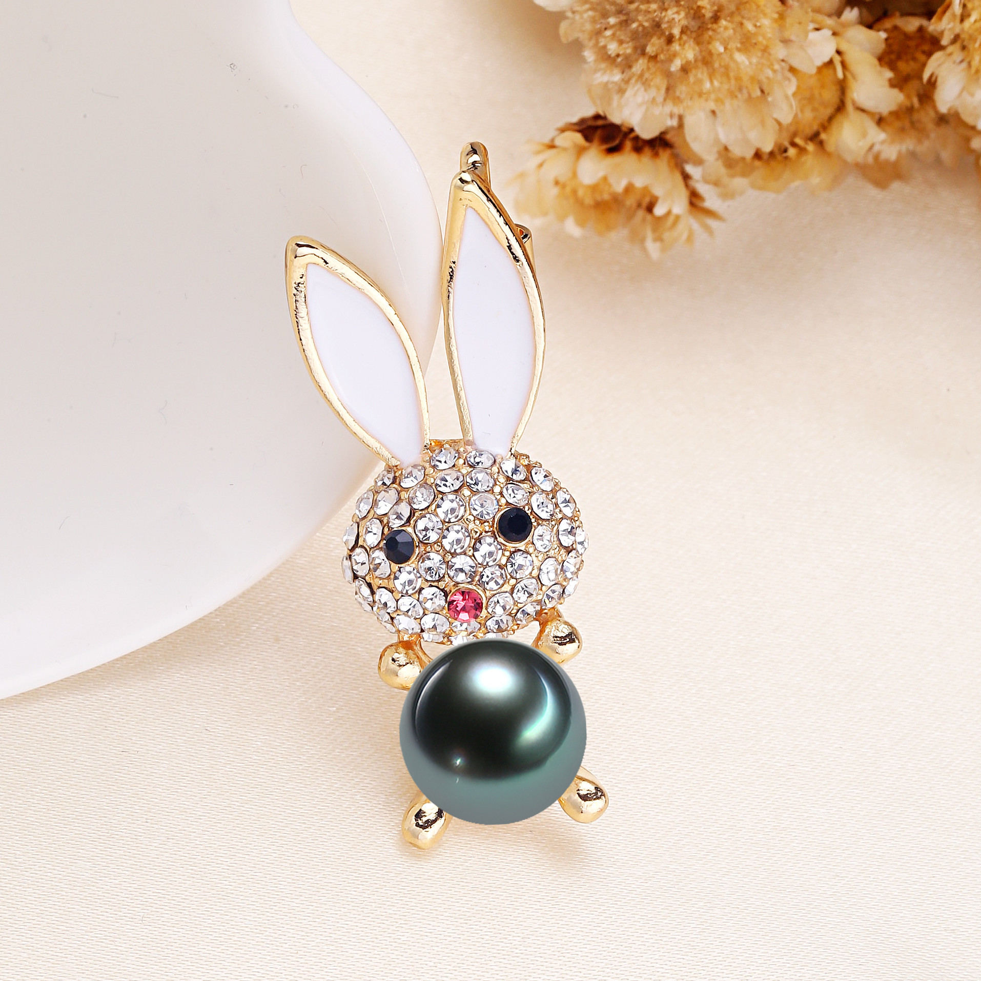 beads with accessories pearl