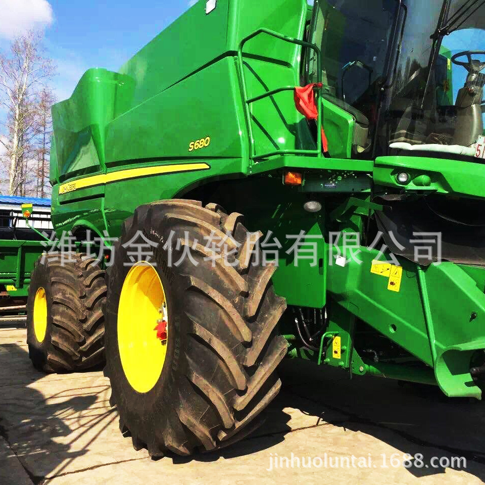 供应 800/65R32 水旱林三用 凯斯联合收割机用 人字花纹农用轮胎