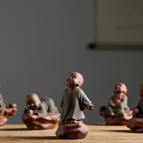Chinese Zen creative purple sand ceramic monk car decoration ornaments cute little novice tea pet ornaments
