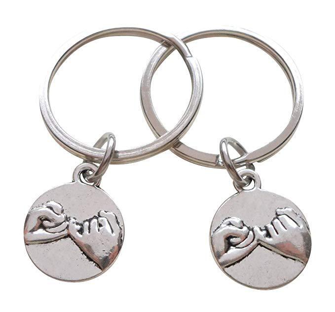 Hand-in-hand good friend couple keychain cross-border foreign trade jewelry double little finger promise charm keychain