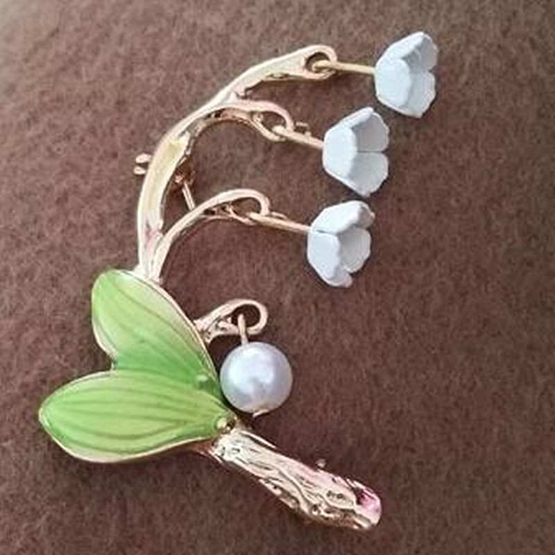 Imitation Pearl, Alloy Material Flower Pattern Elegant Pin Flower Imitation Pearl Alloy Plating Women'S Brooches
