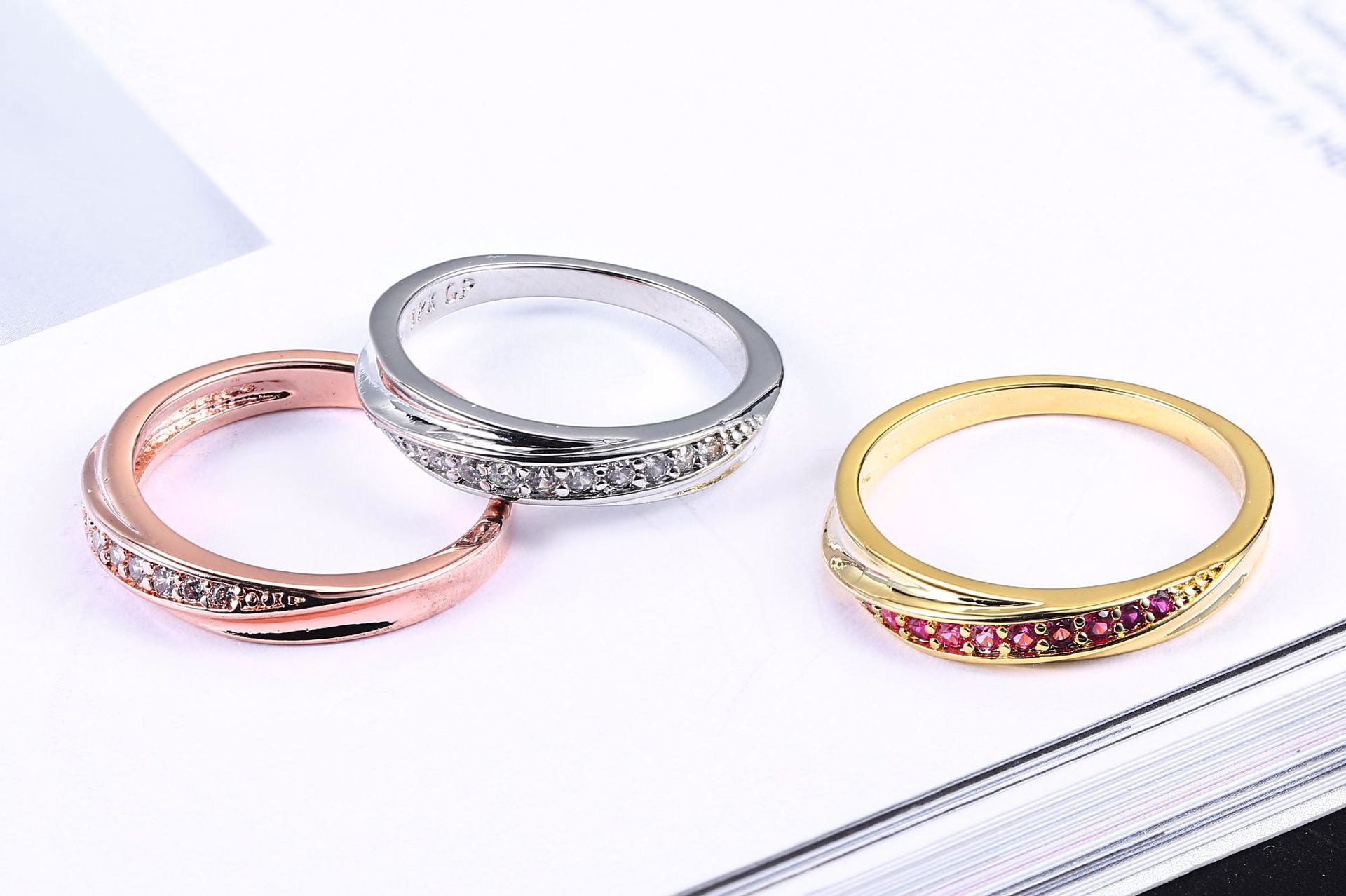 Fashion Waves Copper Plating Inlay Zircon Rings 1 Piece