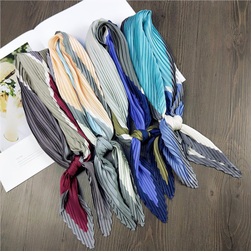 New diamond-shaped pleated small square scarf, small silk scarf, women's fashion crumpled scarf, neck scarf, trendy scarf
