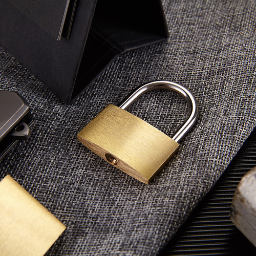 Large and small brass padlocks, industrial opening luggage zippers, drawer cabinet doors, outdoor anti-theft window locks, household copper locks